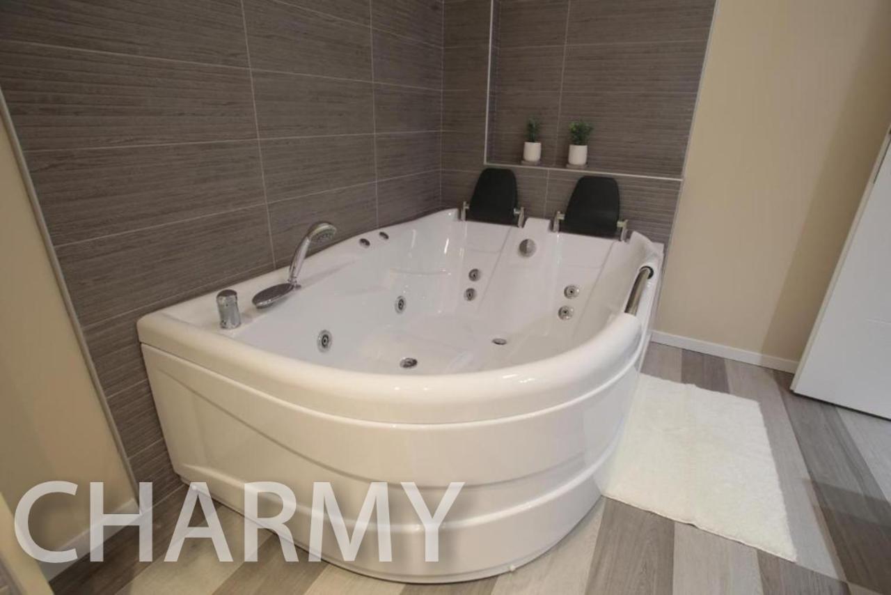 Live Bucharest Apartment Luaran gambar